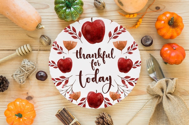 Mockup de thanksgiving con cover o papel