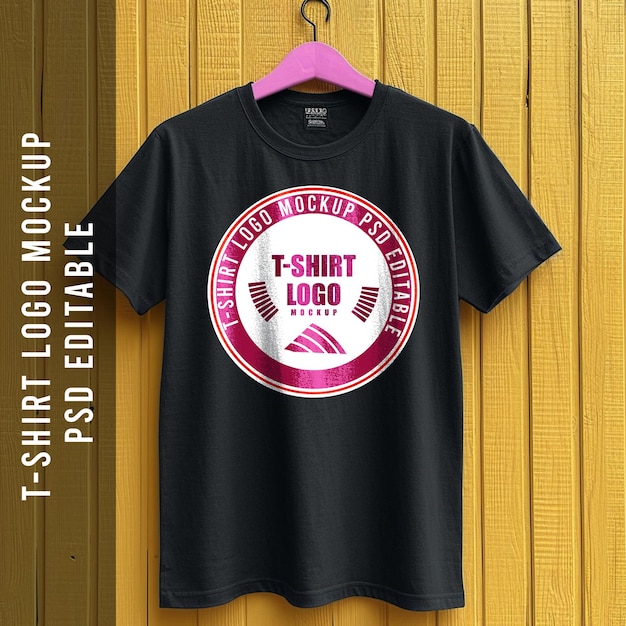 PSD modelagem do logotipo da camiseta pendurada