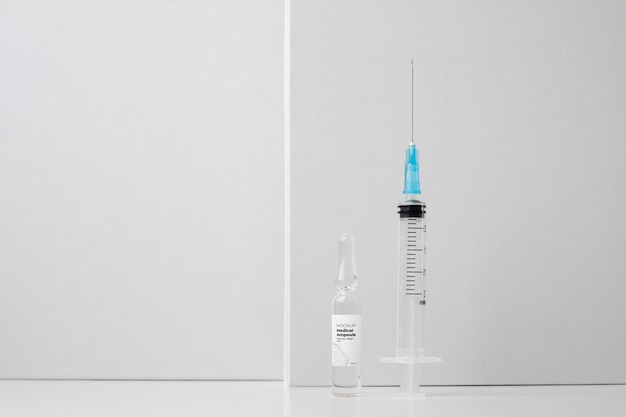 Modèle d'approche scientifique de l'emballage du flacon.