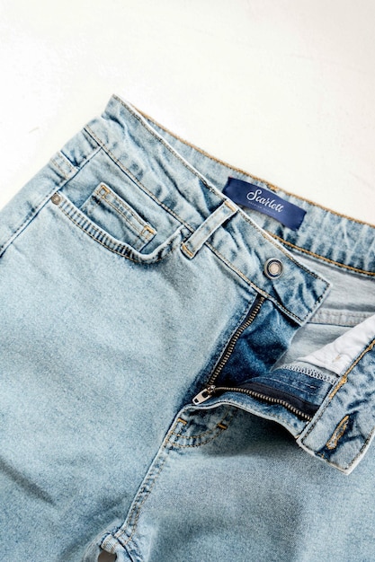 Modèle de logo sur une étiquette de jeans