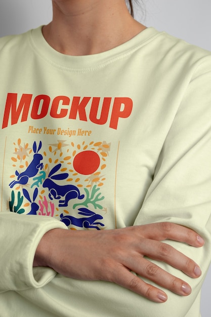 Modèle de personnage portant un pull à manches longues
