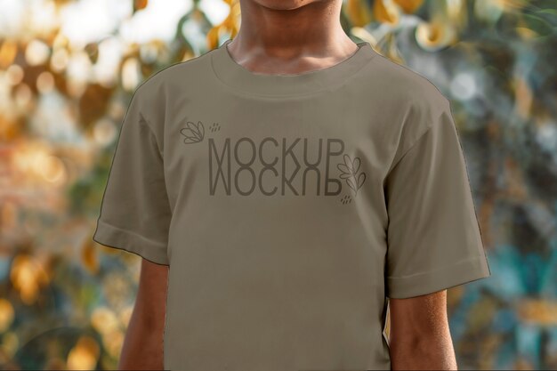 Modèle de personne portant un t-shirt