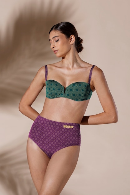 Modell eines Bikini-Kleidungsstücks für Damen