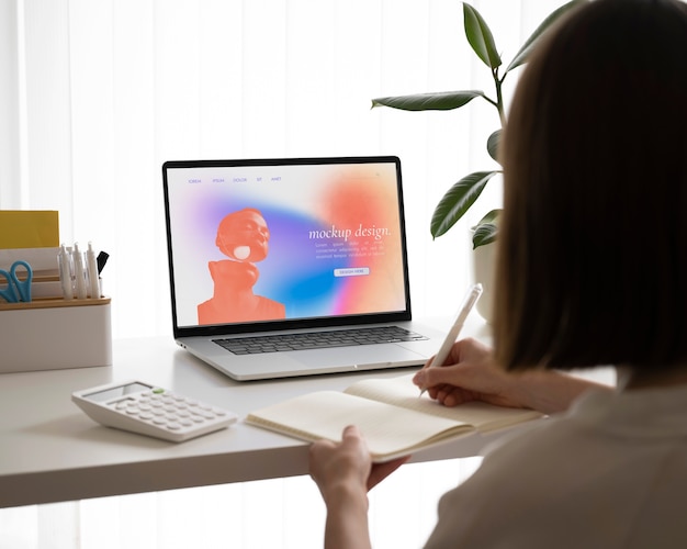 Modell für einen Laptop für Videokonferenzen