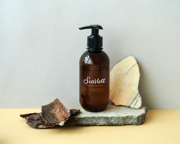 Modello del logo su una bottiglia di shampoo