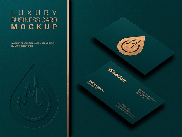 Modello di biglietto da visita elegante e moderno con effetto tipografico con logo dorato