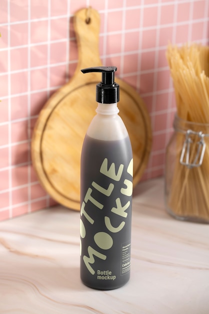 Modello di bottiglia con dispenser.