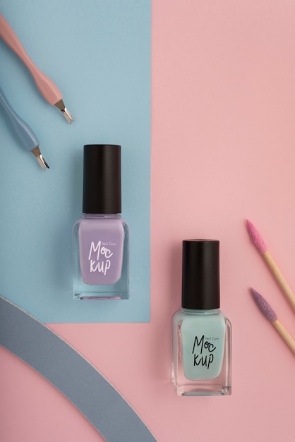 Modello di bottiglia per smalto per unghie con elementi essenziali per la manicure