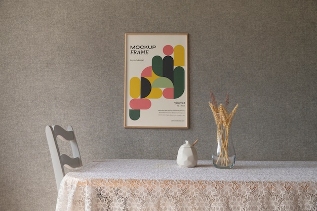 Modello di cornice sulla parete della sala da pranzo