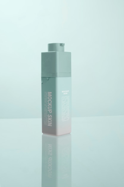 Modello di imballaggio della crema isolata