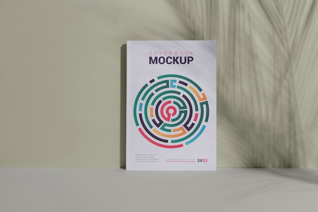 Modello di libro con sovrapposizione di ombre