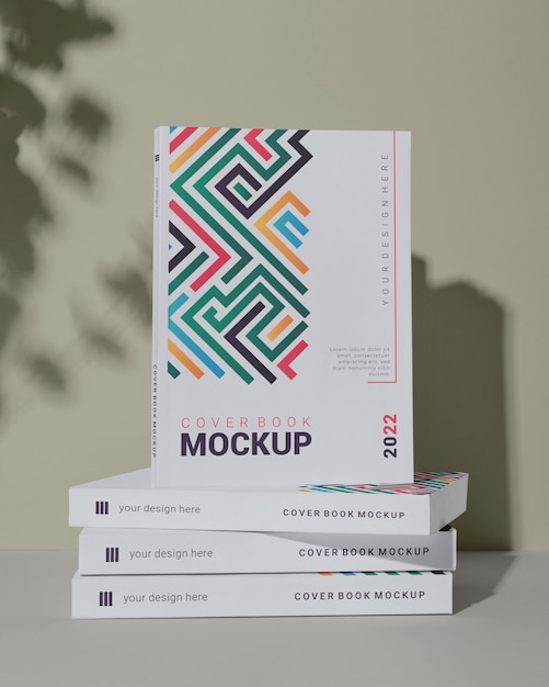 Modello di libro con sovrapposizione di ombre