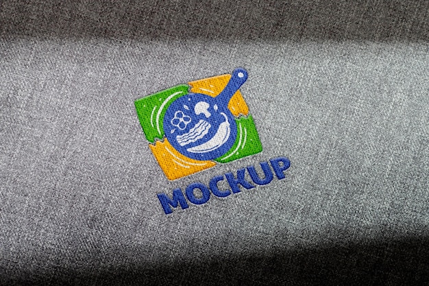 Modello di logo ricamato
