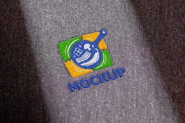 Modello di logo ricamato