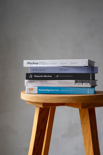 Modello di pila di libri di riviste di moda