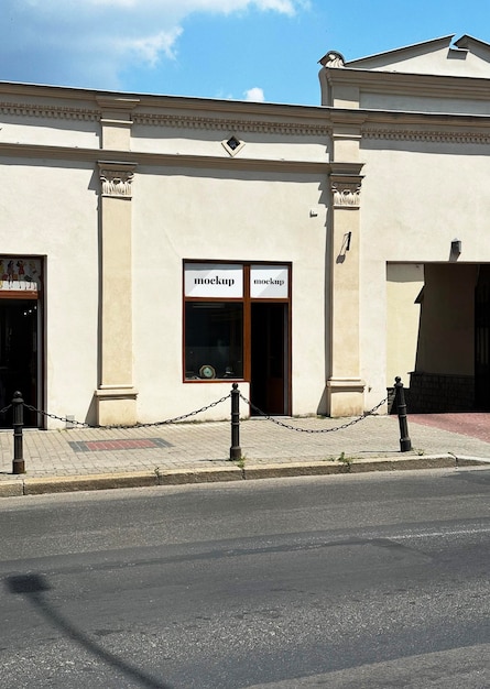 Modello di pubblicità all'aperto, segnaletica di negozio, cartellone pubblicitario, vetrina, identità visiva