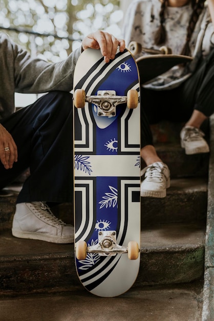 Modello di skateboard prodotto sportivo personalizzabile psd