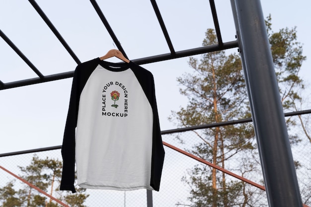 Modello di t-shirt raglan