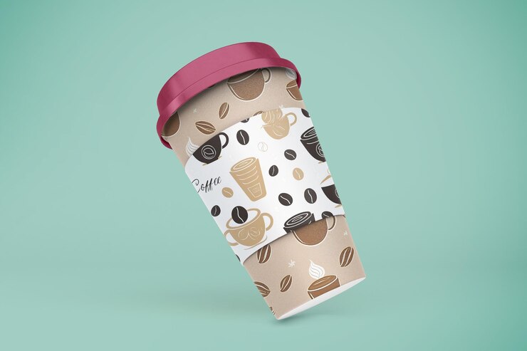 PSD modello di tazza di caffè con arte latte e disegno a disegni su uno sfondo semplice