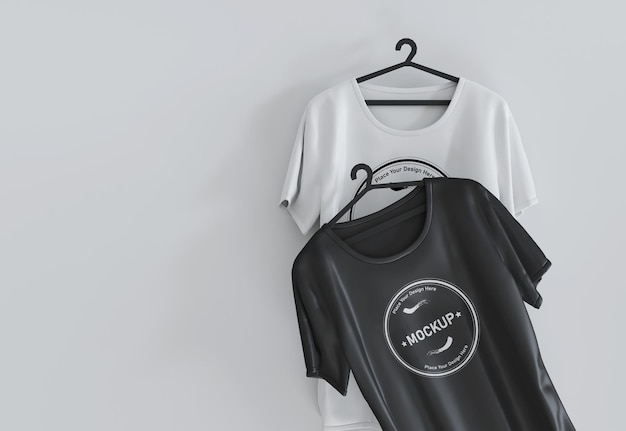 Modello realistico di mockup di t-shirt da appendere