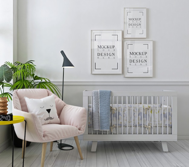 Modellplakatrahmen im zimmer des weißen babys mit rosa sessel