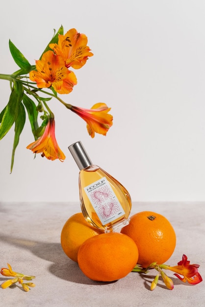 PSD modelo de botella de perfume de frutas