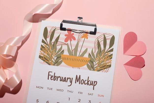 Modelo de calendário do Dia dos Namorados com corações e flores