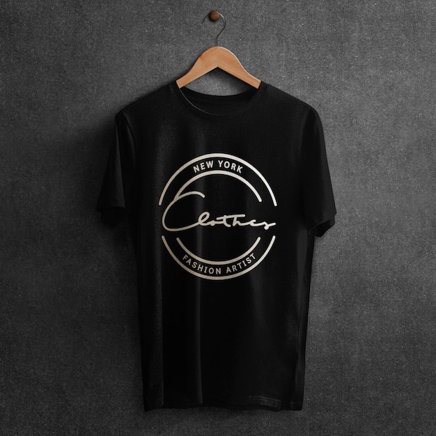 Modelo de camiseta em preto