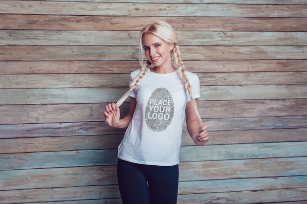Modelo de camiseta feminina