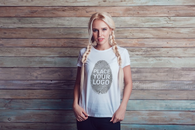 Modelo de camiseta feminina