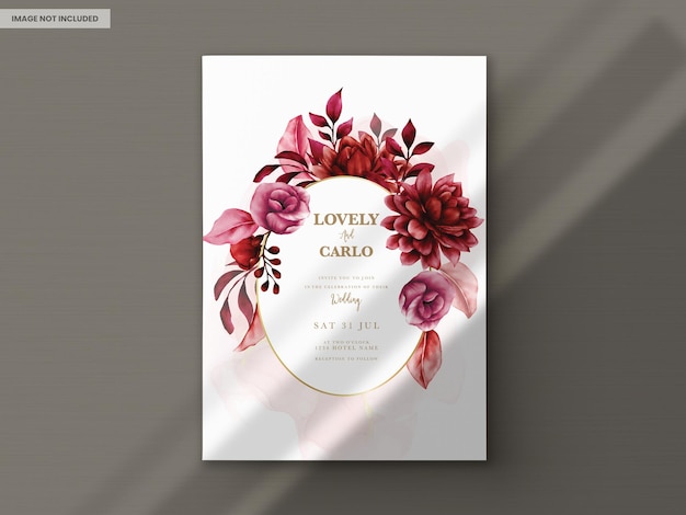 PSD modelo de cartão de convite de casamento floral marrom vermelho elegante