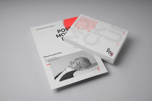 Modelo de cartaz e livro isolado