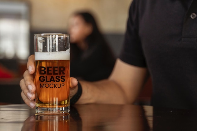 Modelo de copo de cerveja de estilo americano