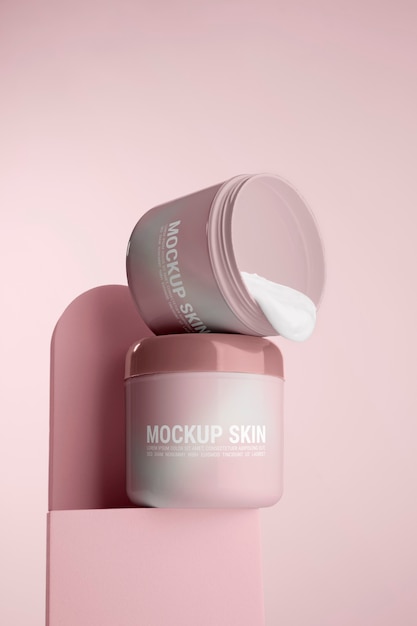 Modelo de embalagem de creme isolado