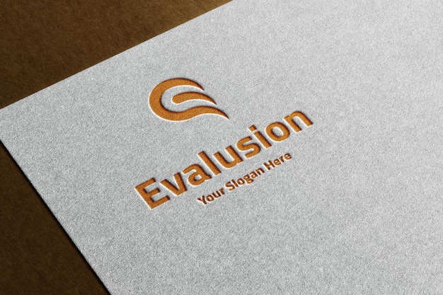 Modelo de logotipo em papel gravado