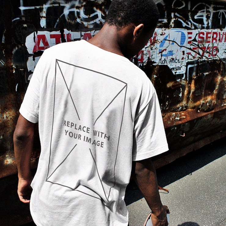 PSD modelo de maquete de vista traseira de camiseta urbana