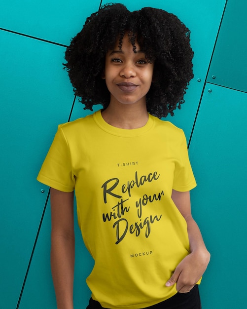 Modelo de Maquete Gráfico de Camiseta Editável
