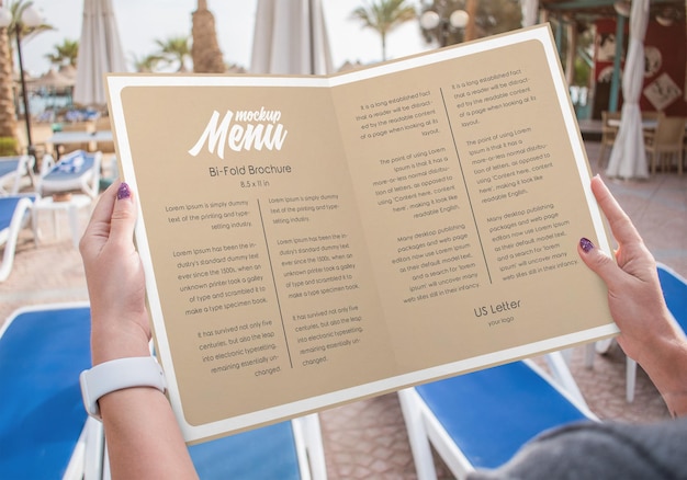 Modelo de menu de restaurante de brochura BiFold