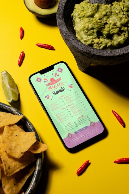 PSD modelo de menu de restaurante de comida mexicana com smartphone