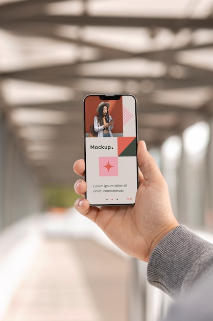 Modelo de smartphone em mão