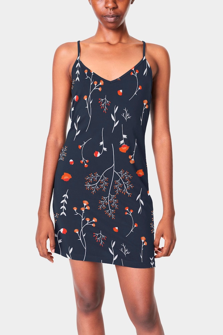 PSD modelo de vestido com padrão floral em preto