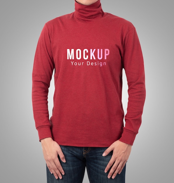 Modelo masculino usar modelo de maquete de t-shirt de manga comprida vermelha lisa
