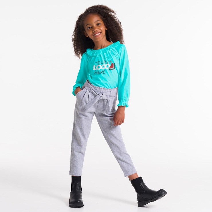 PSD modelo de sudadera acogedora para bebés para mantener a su bebé cómodo y cómodo