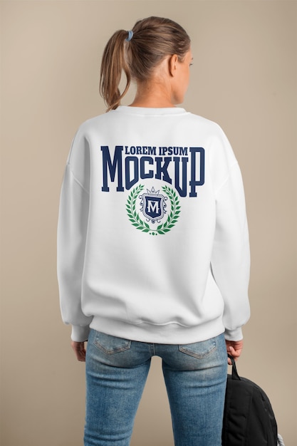 Modelo de sudadera con capucha de la clase de 2024