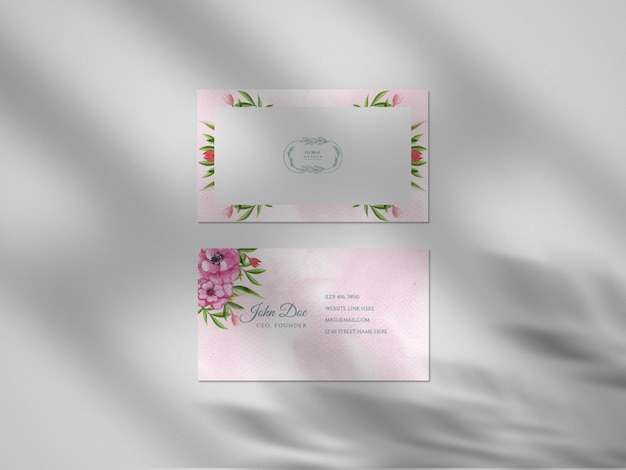 PSD modernes florales handgezeichnetes aquarell-visitenkarten-papiermodell mit schattenüberlagerung