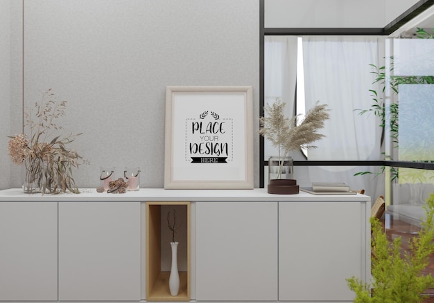 Moldura de pôster na sala de estar psd mockup