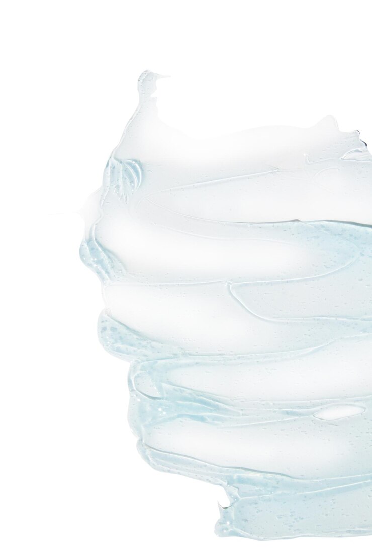 PSD un montón de suero de gel azul claro que fluye sobre un fondo transparente vacío