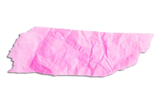 PSD des morceaux de papier rose froissé sur un fond vide.