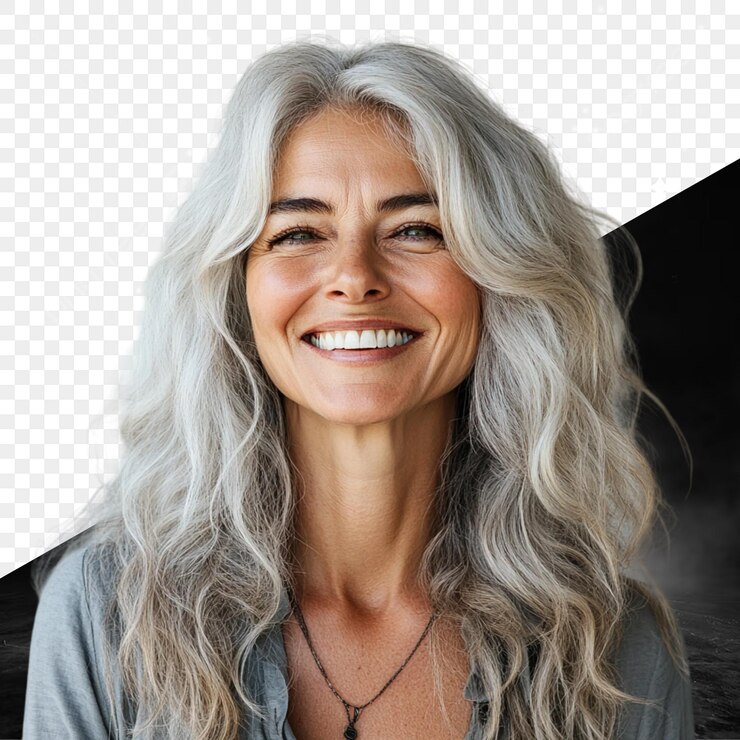 PSD una mujer con cabello gris y un fondo negro con una imagen de una mujer sonriente