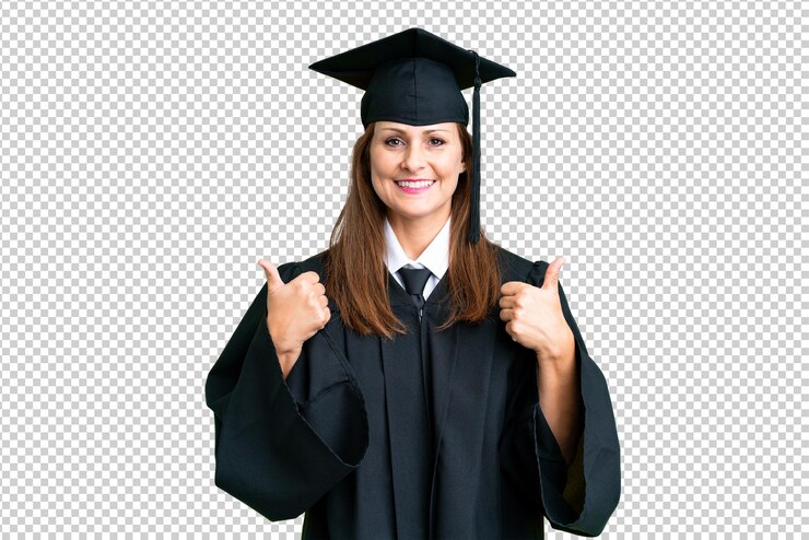 PSD mujer graduada universitaria de mediana edad sobre un fondo aislado con los pulgares hacia arriba y sonriendo